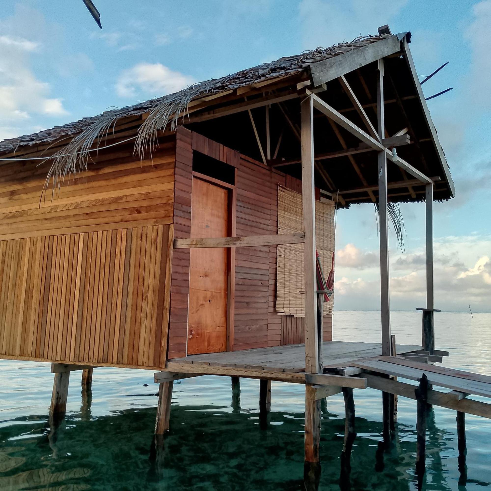 Arborek Diving Homestay R4 Besir Номер фото